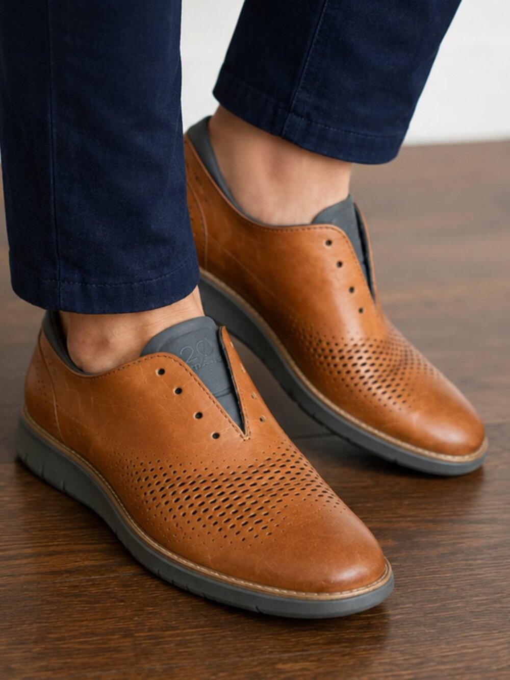Cole Haan ZeroGrand Oxford Shoes 7.5 Brown Perforated Leather Comfort Sneaker